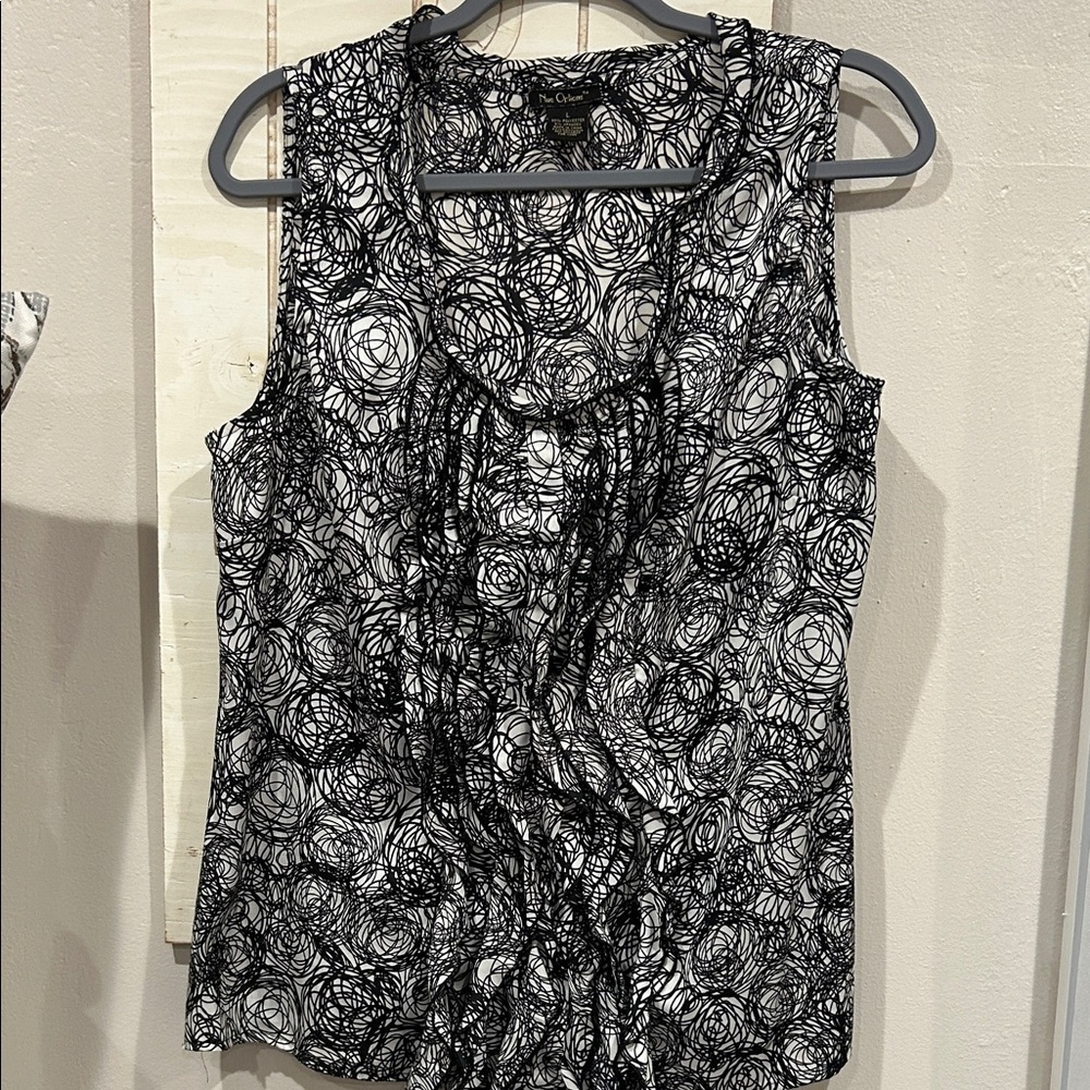 Black and White Swirl Pattern Sleeveless Blouse